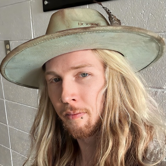 Meet your Posher, Stephen m - Picture 2 of 4